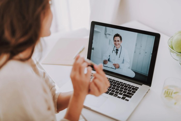 8 Reasons to Consult with a Medical Professional Online 8 Reasons to Consult with a Medical Professional Online